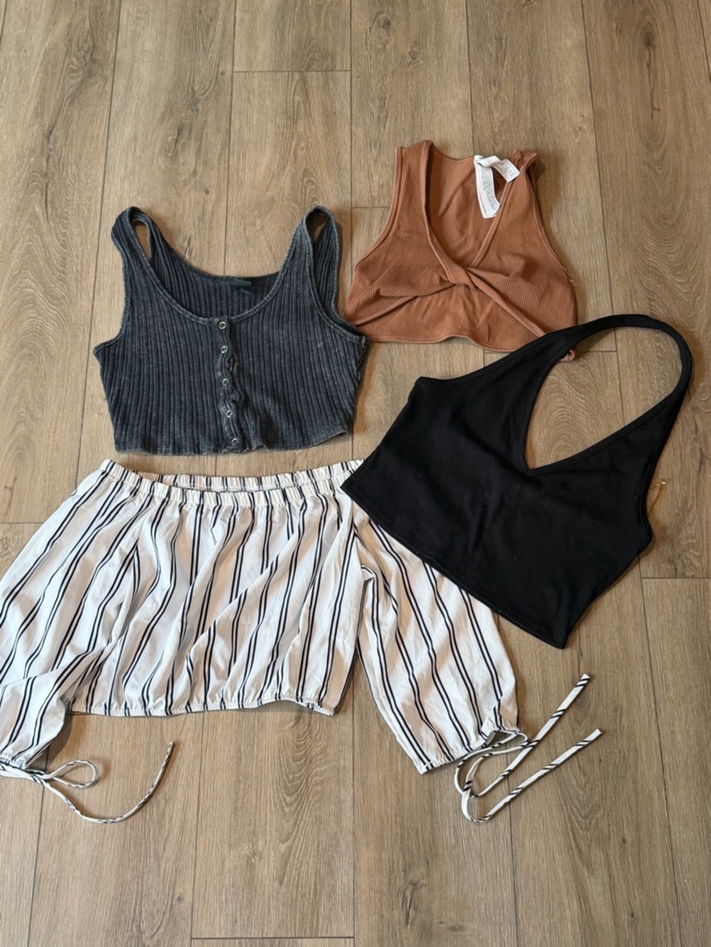 Women’s Ribbed Twist Front Crop Top - Brown & multiple tops (size large)